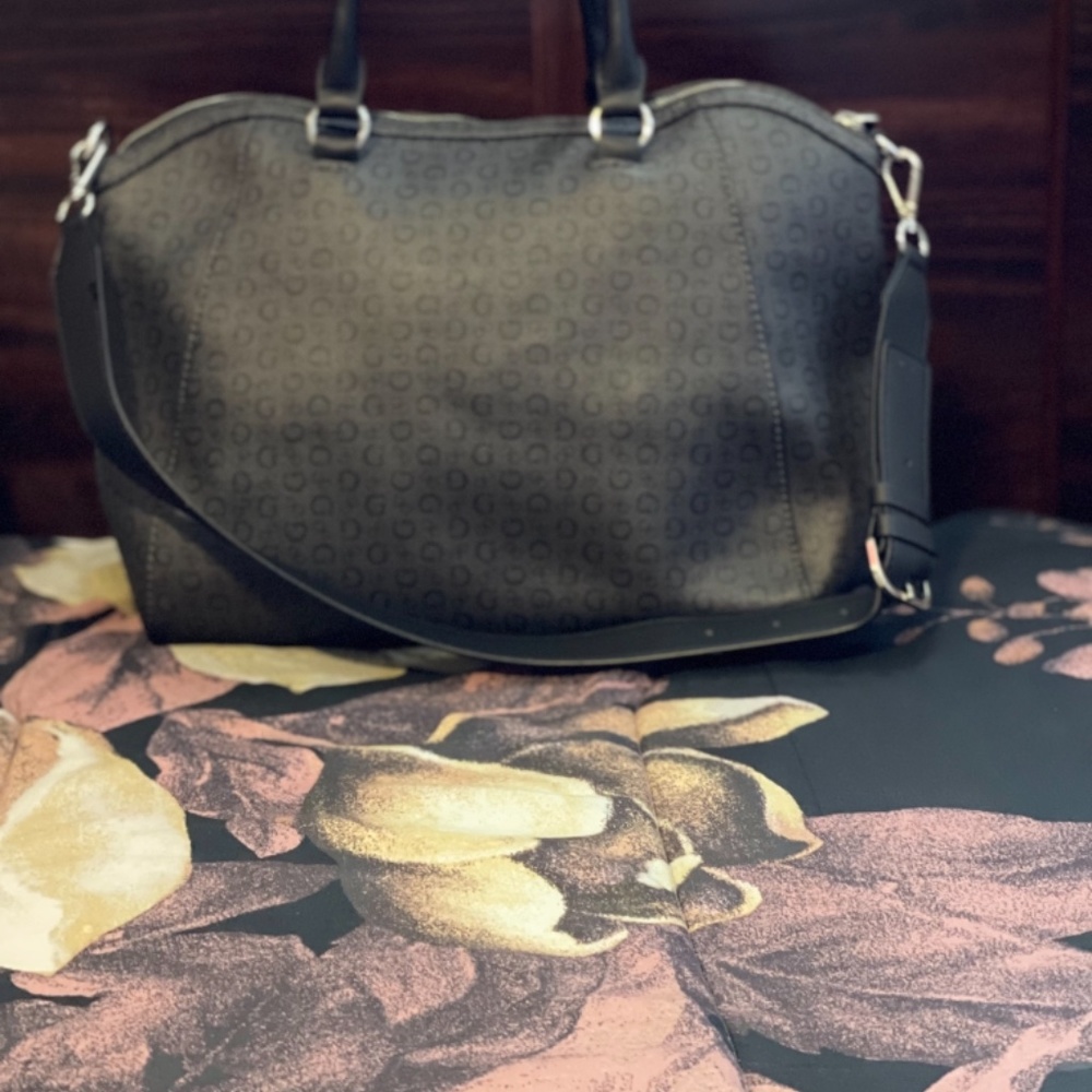 Guess Handbag - Picture 4 of 4
